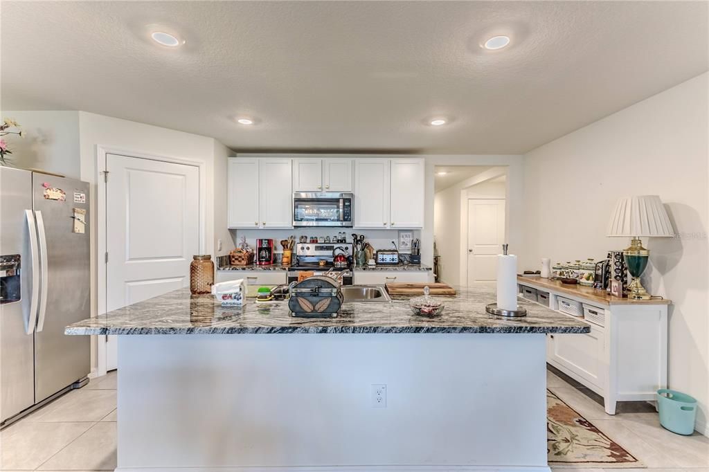 For Sale: $355,900 (4 beds, 2 baths, 1811 Square Feet)