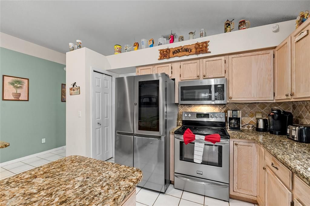 For Sale: $469,000 (3 beds, 2 baths, 1733 Square Feet)