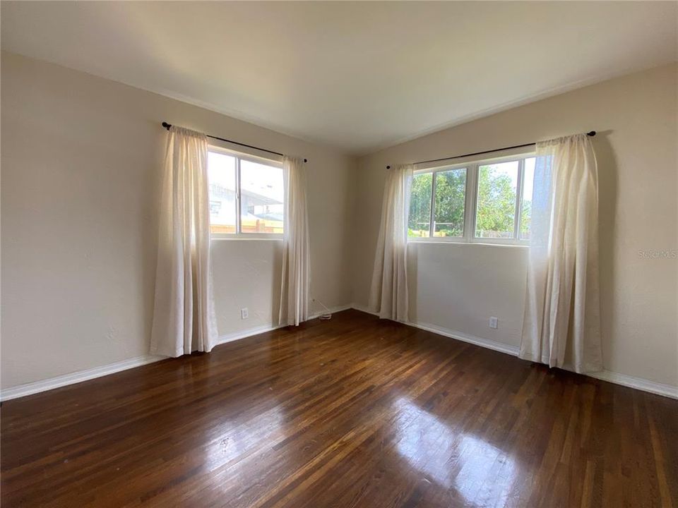 For Rent: $2,100 (2 beds, 2 baths, 1082 Square Feet)