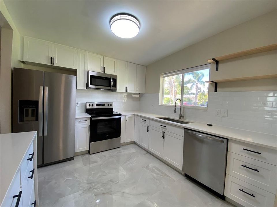 For Rent: $2,100 (2 beds, 2 baths, 1082 Square Feet)