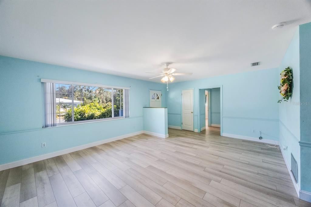 For Sale: $549,000 (4 beds, 2 baths, 1849 Square Feet)