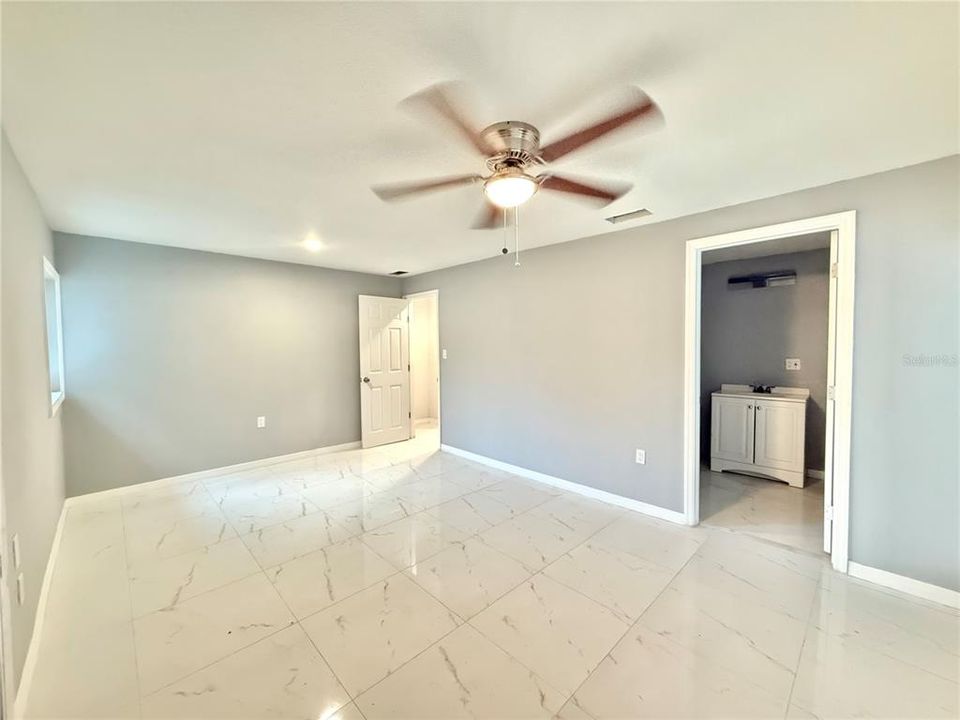 For Sale: $349,000 (4 beds, 2 baths, 1489 Square Feet)