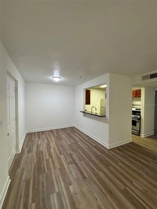 For Rent: $1,900 (2 beds, 2 baths, 993 Square Feet)