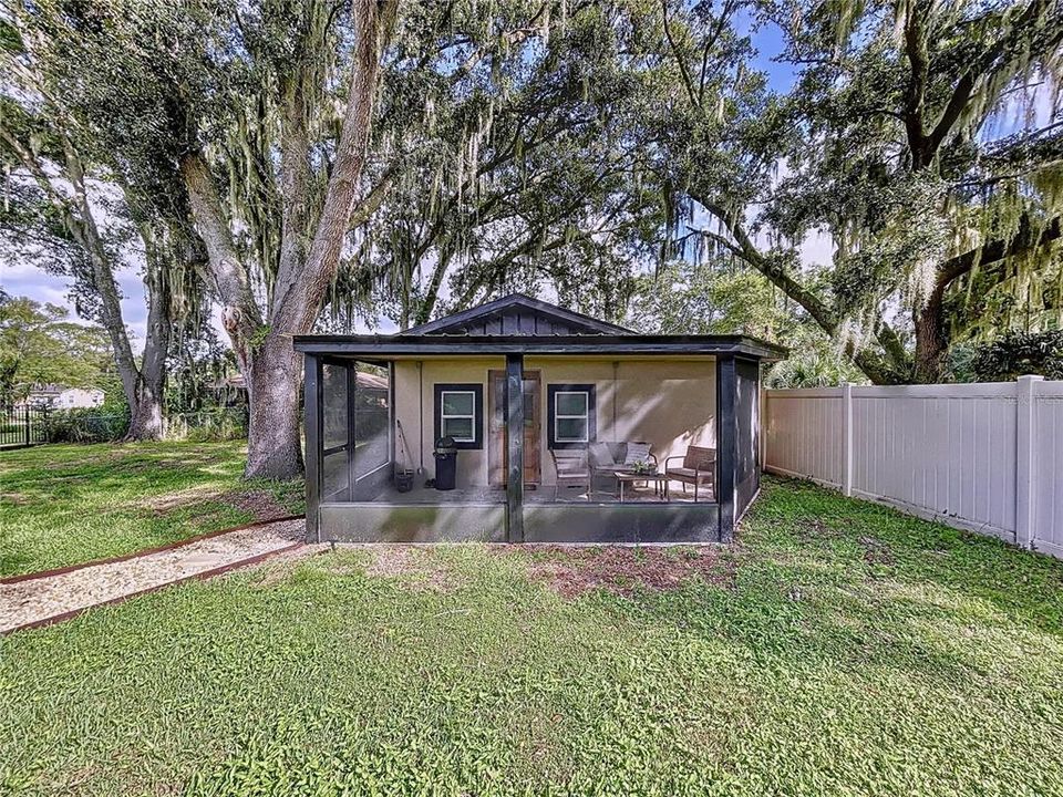 For Sale: $425,000 (4 beds, 3 baths, 1570 Square Feet)