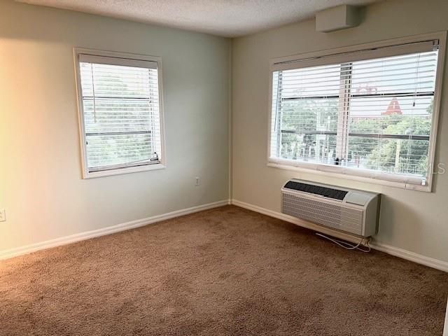 For Rent: $2,000 (2 beds, 2 baths, 836 Square Feet)