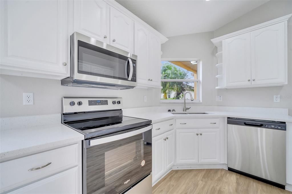 For Sale: $269,500 (2 beds, 2 baths, 1543 Square Feet)