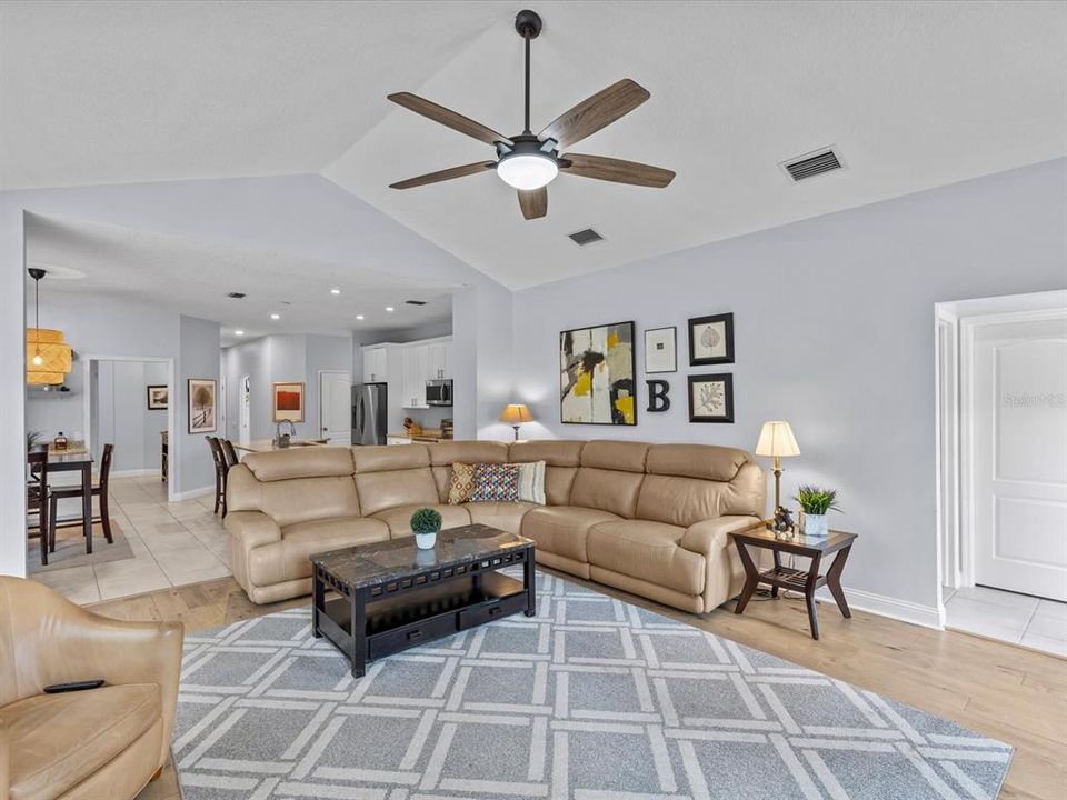 Active With Contract: $675,000 (4 beds, 3 baths, 2516 Square Feet)