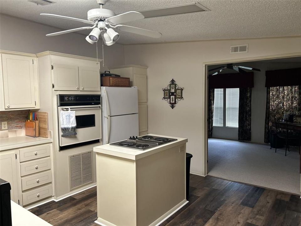 For Sale: $164,900 (2 beds, 2 baths, 1568 Square Feet)