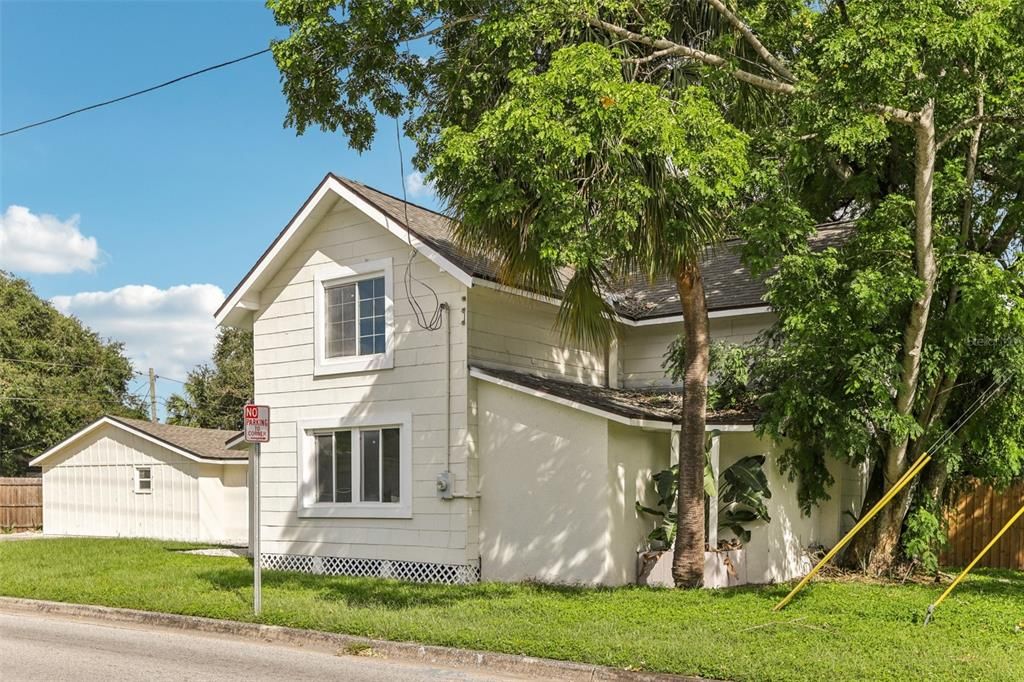 For Sale: $400,000 (3 beds, 2 baths, 2628 Square Feet)