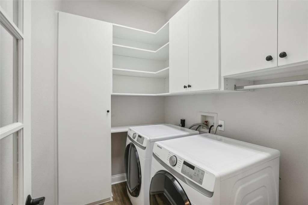 LAUNDRY ROOM.