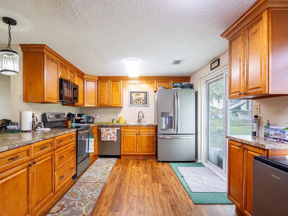 For Sale: $264,900 (3 beds, 1 baths, 1383 Square Feet)