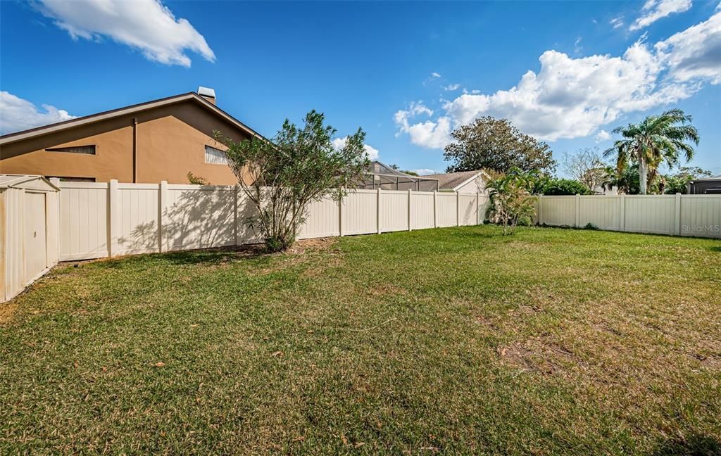 Large Fenced Yard