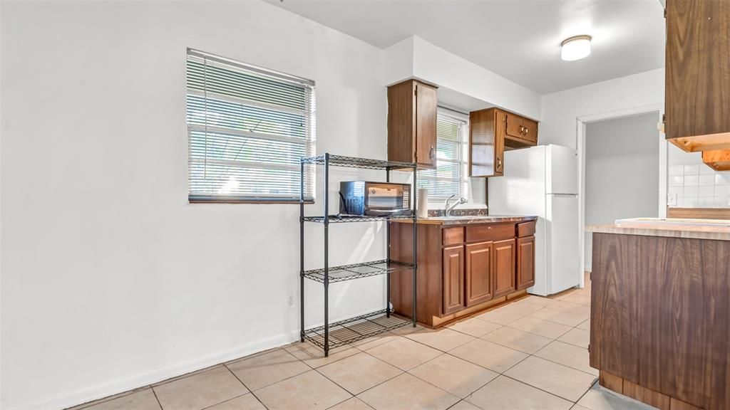 For Rent: $2,145 (3 beds, 2 baths, 1040 Square Feet)