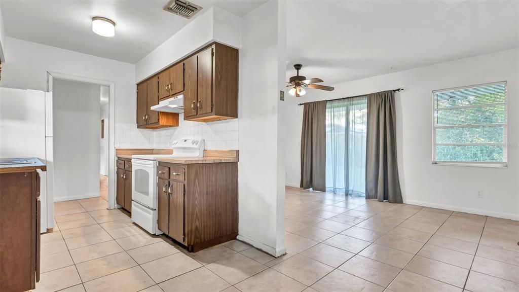 For Rent: $2,145 (3 beds, 2 baths, 1040 Square Feet)