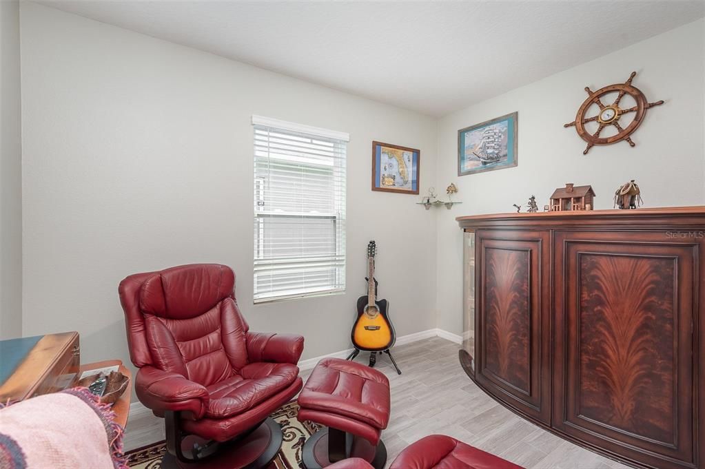 For Sale: $379,000 (4 beds, 2 baths, 1846 Square Feet)