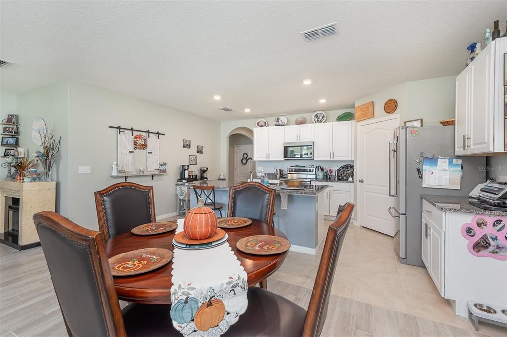 For Sale: $379,000 (4 beds, 2 baths, 1846 Square Feet)