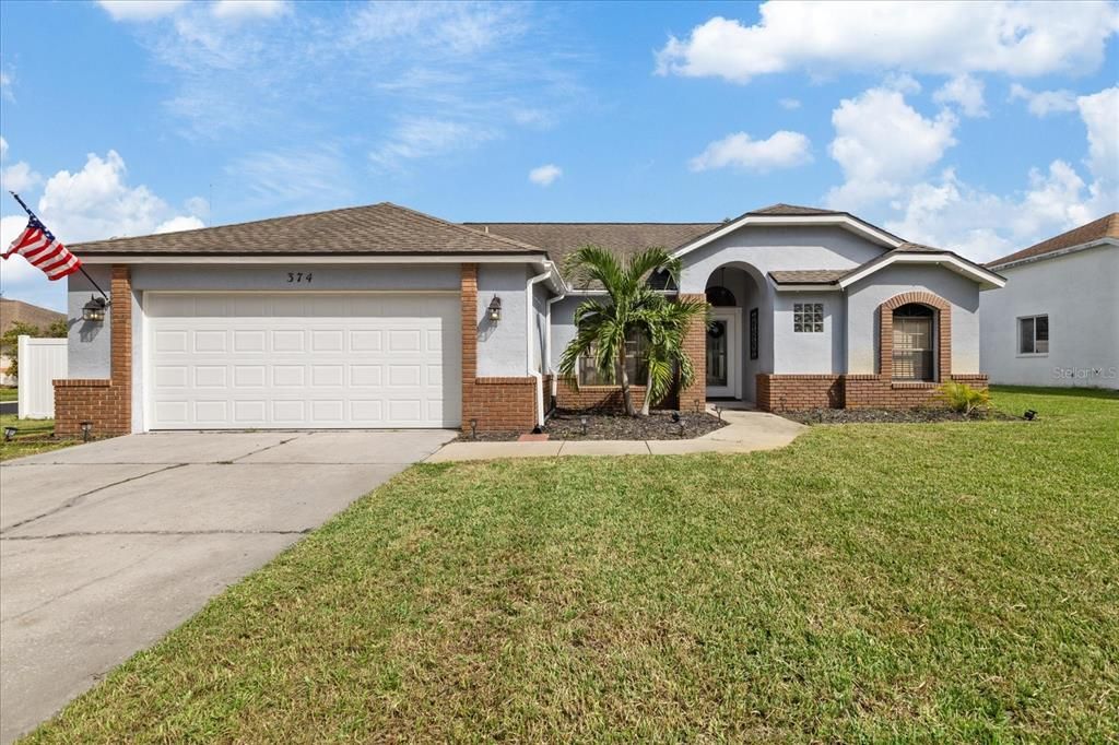 For Sale: $450,000 (3 beds, 2 baths, 1823 Square Feet)