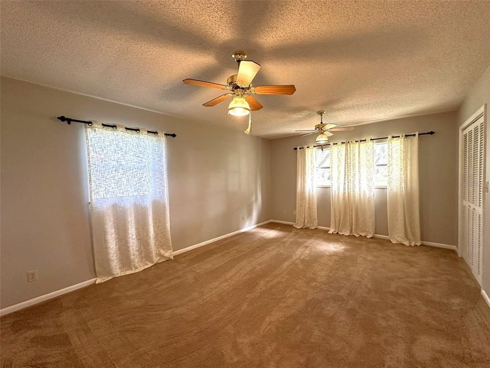 For Rent: $2,800 (4 beds, 3 baths, 2640 Square Feet)