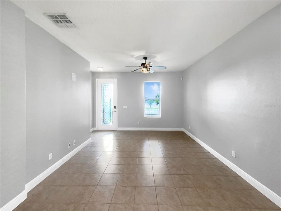 For Sale: $290,000 (2 beds, 2 baths, 1185 Square Feet)