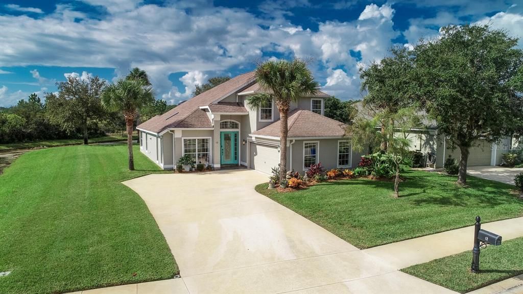 Front Elevation View w/Side Entry Garage