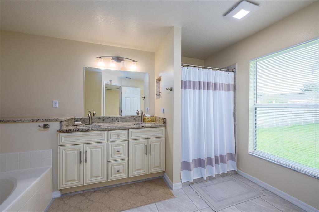 For Sale: $339,900 (3 beds, 2 baths, 2014 Square Feet)