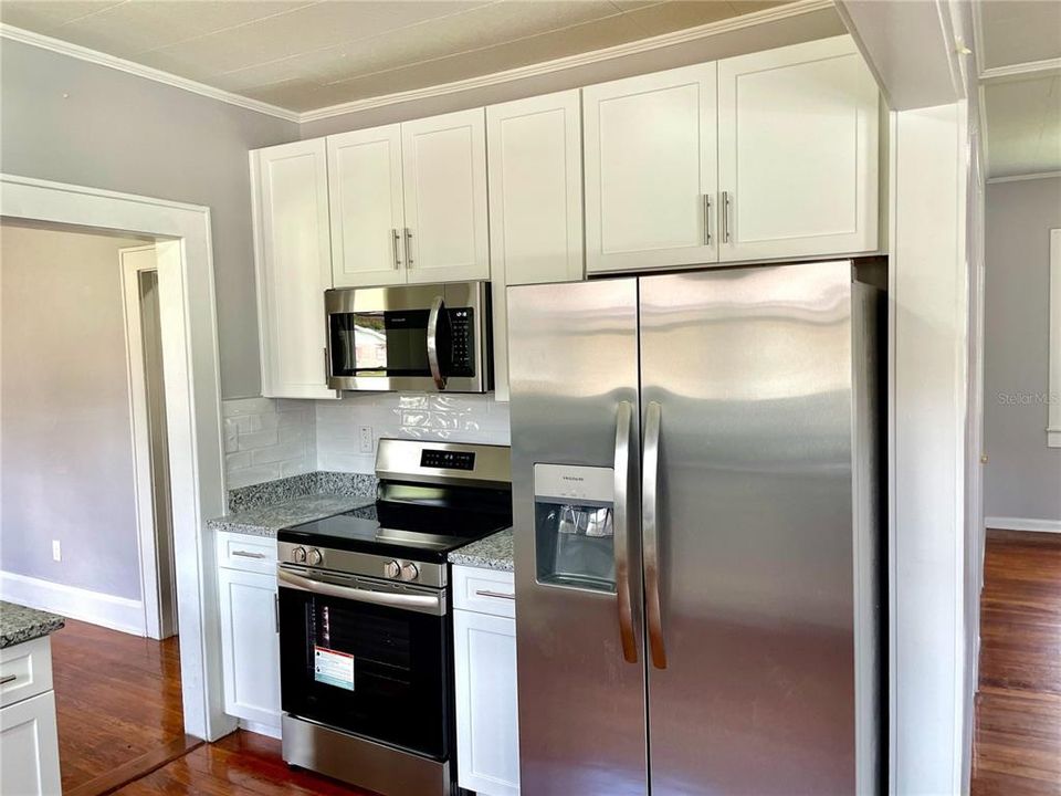 For Sale: $319,900 (3 beds, 1 baths, 1340 Square Feet)