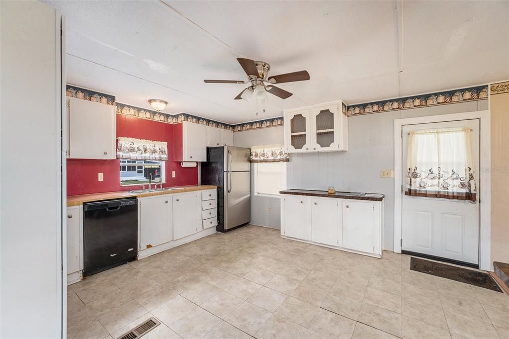 For Sale: $119,990 (3 beds, 1 baths, 952 Square Feet)