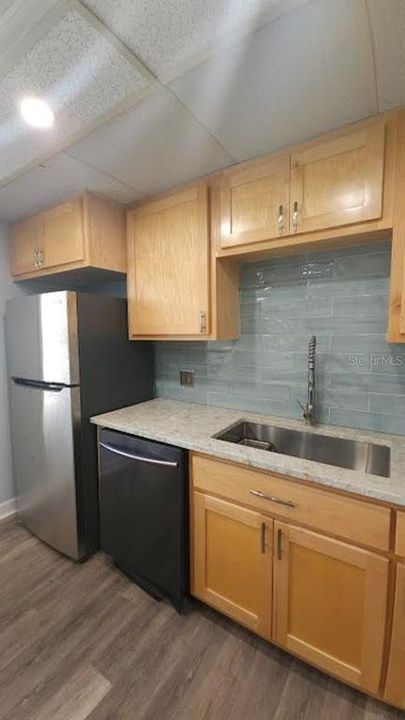 For Rent: $2,100 (2 beds, 2 baths, 1776 Square Feet)