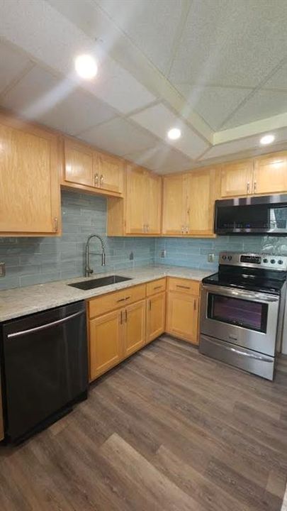 For Rent: $2,100 (2 beds, 2 baths, 1776 Square Feet)