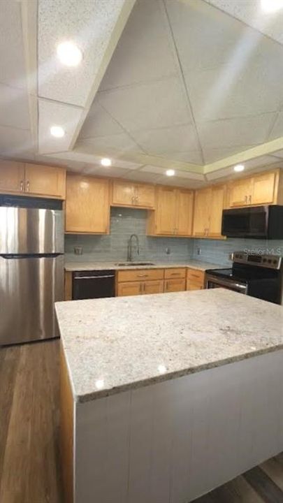 For Rent: $2,100 (2 beds, 2 baths, 1776 Square Feet)