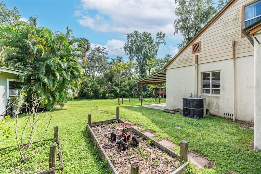 Garden Side Yard