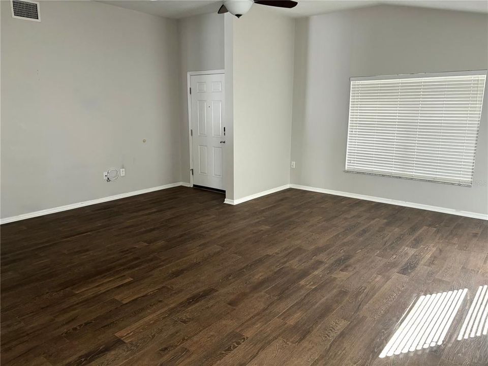 For Rent: $2,300 (4 beds, 2 baths, 2070 Square Feet)