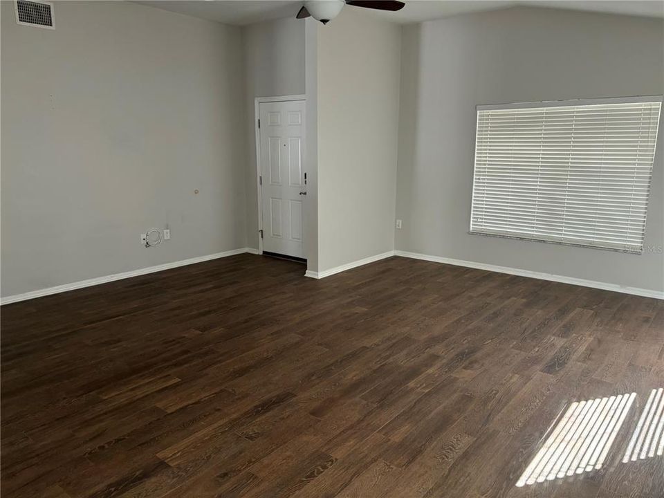 For Rent: $2,300 (4 beds, 2 baths, 2070 Square Feet)