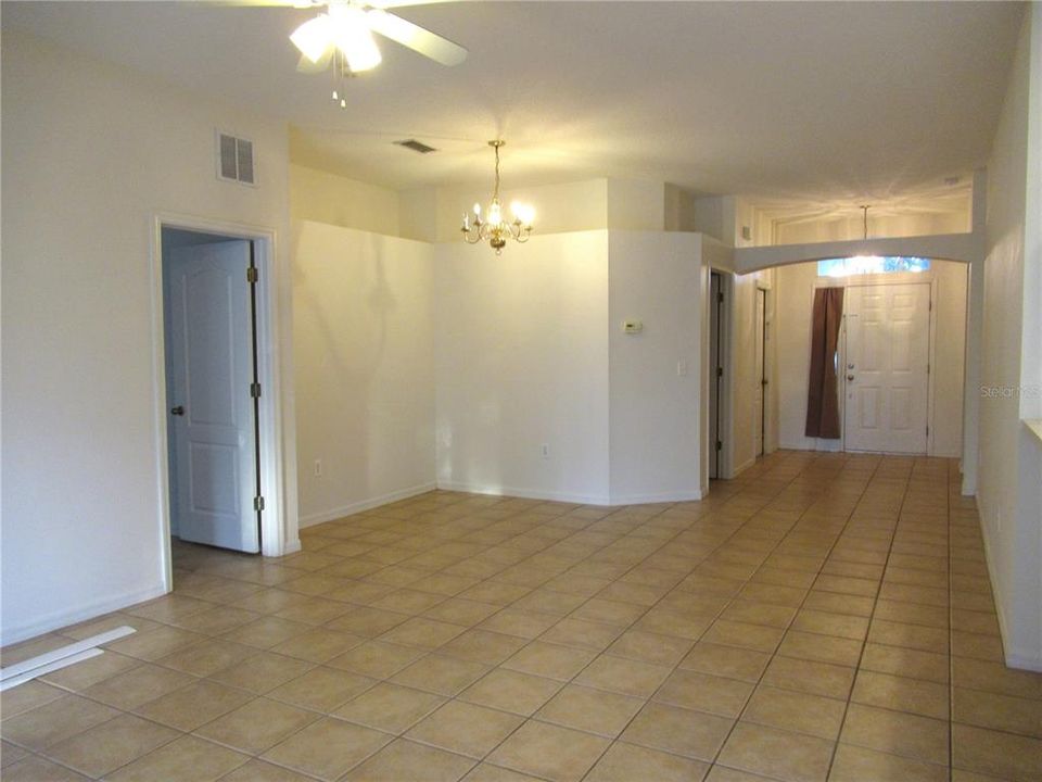 For Rent: $1,875 (3 beds, 2 baths, 1413 Square Feet)