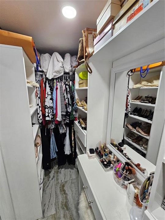 MASTER WALK IN CLOSET