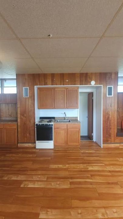 For Rent: $1,195 (1 beds, 1 baths, 1000 Square Feet)