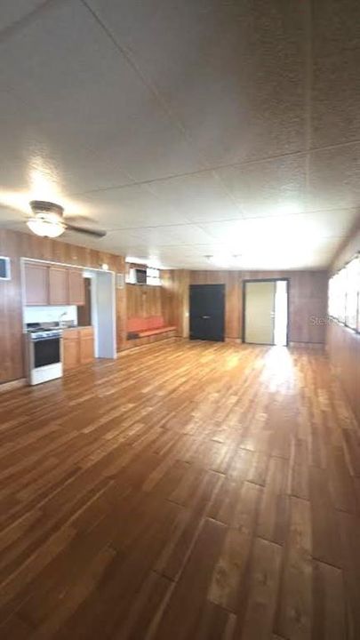 For Rent: $1,195 (1 beds, 1 baths, 1000 Square Feet)