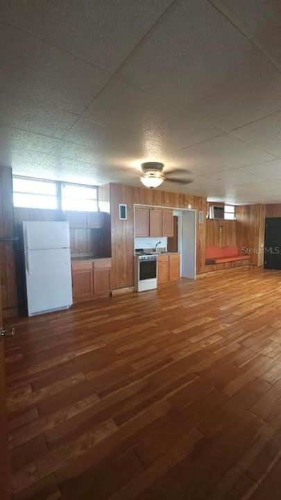 For Rent: $1,195 (1 beds, 1 baths, 1000 Square Feet)