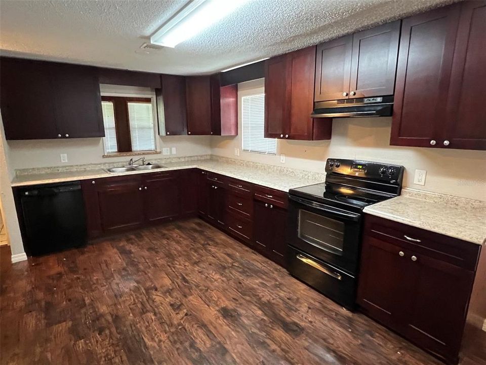 For Sale: $404,900 (4 beds, 2 baths, 2317 Square Feet)