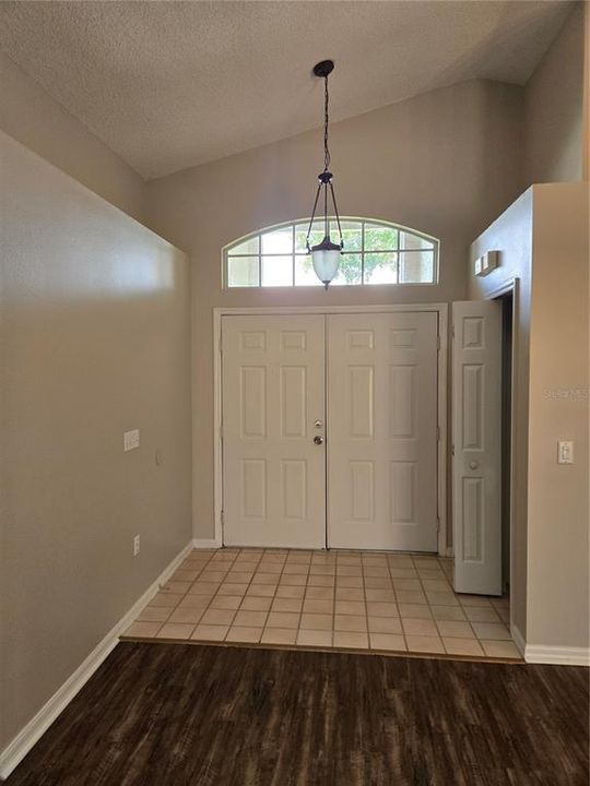 For Rent: $2,195 (3 beds, 2 baths, 1579 Square Feet)