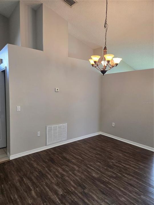 For Rent: $2,195 (3 beds, 2 baths, 1579 Square Feet)