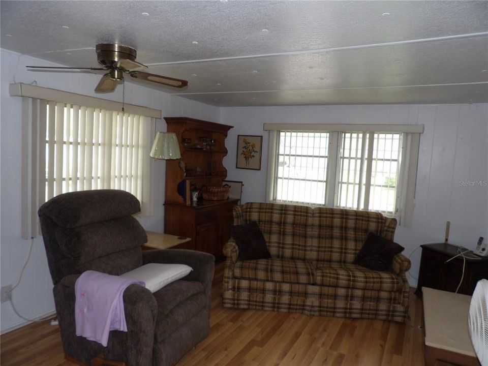 For Sale: $60,000 (1 beds, 1 baths, 480 Square Feet)