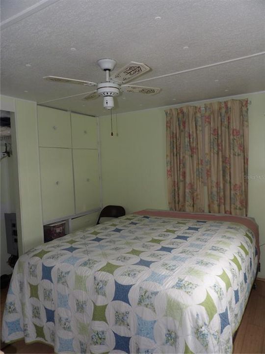 For Sale: $60,000 (1 beds, 1 baths, 480 Square Feet)