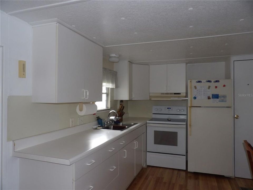 For Sale: $60,000 (1 beds, 1 baths, 480 Square Feet)