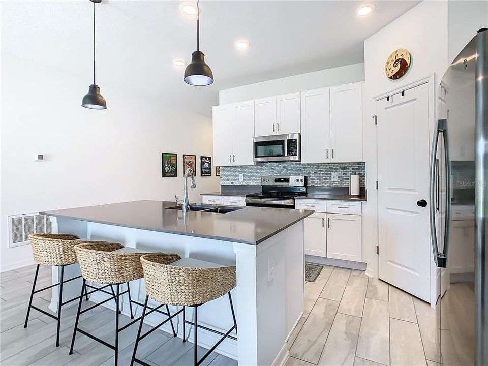 For Sale: $327,990 (3 beds, 2 baths, 1555 Square Feet)