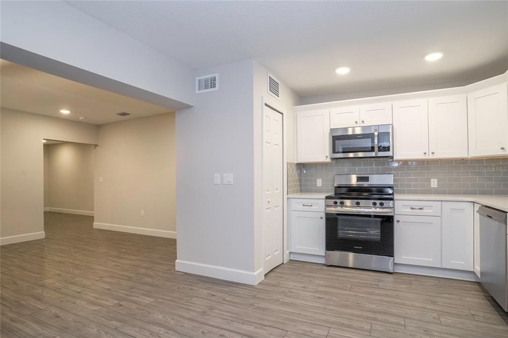 For Sale: $439,900 (3 beds, 2 baths, 1526 Square Feet)