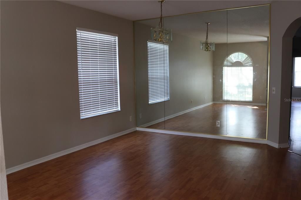 For Rent: $2,500 (3 beds, 2 baths, 1857 Square Feet)