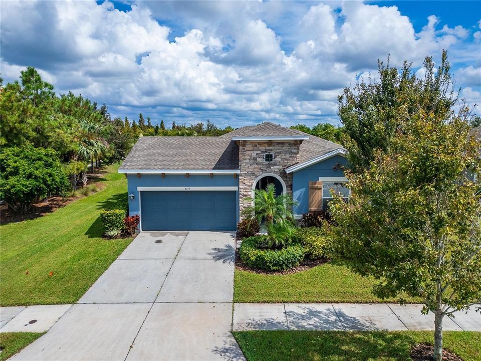 For Sale: $599,000 (3 beds, 3 baths, 2568 Square Feet)