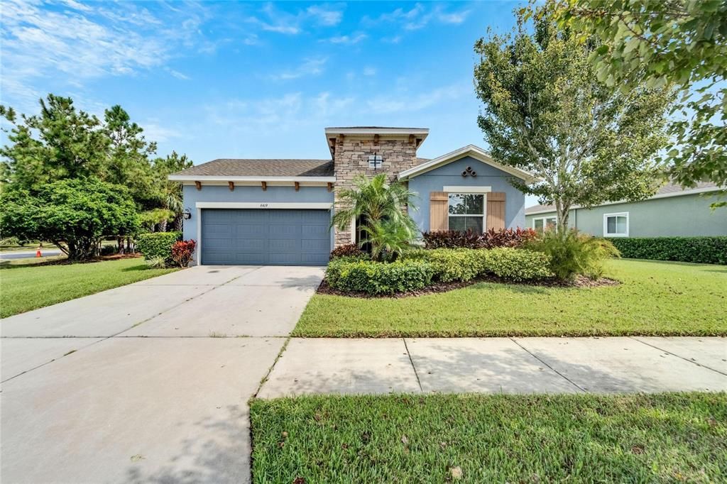 For Sale: $599,000 (3 beds, 3 baths, 2568 Square Feet)