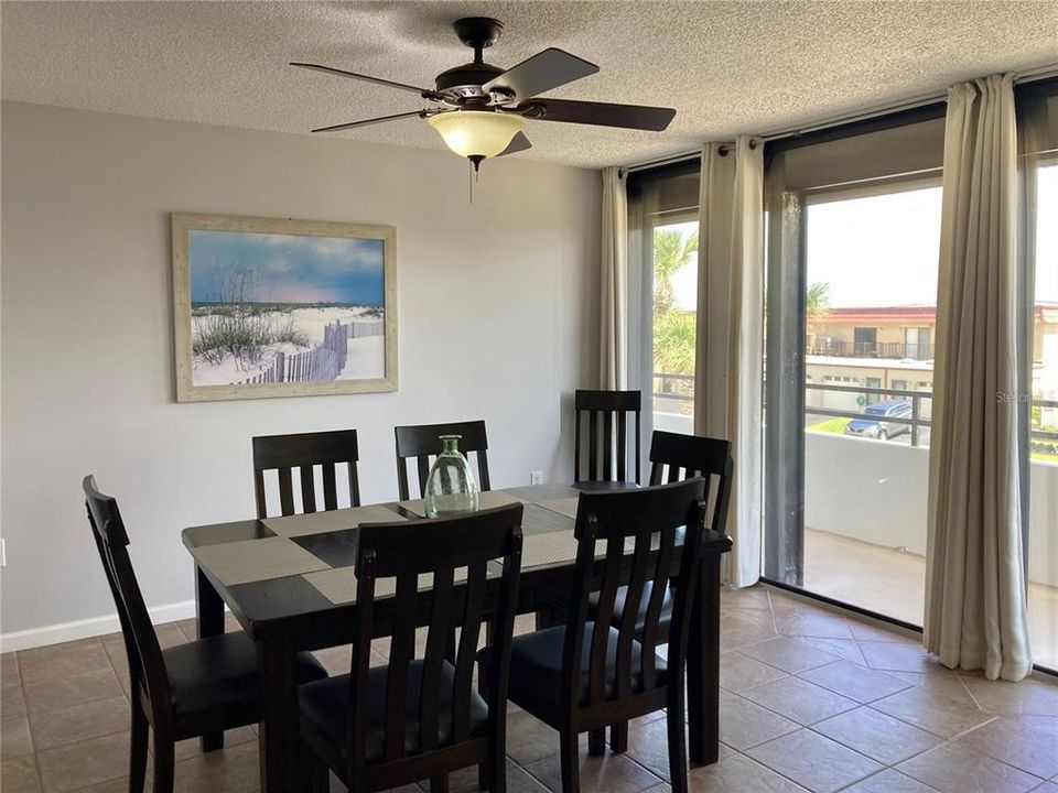 For Sale: $385,000 (2 beds, 2 baths, 1215 Square Feet)